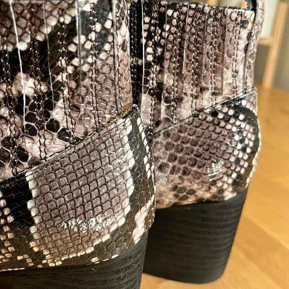 BLONDO Nao Snake Print Ankle Bootie - Picture 11 of 16